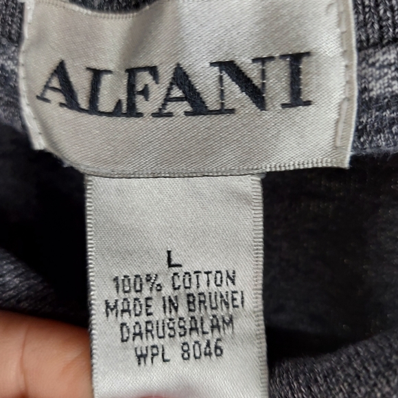 Men's Large Button Up Sweater - Picture 9 of 11